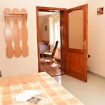Nora 4*
