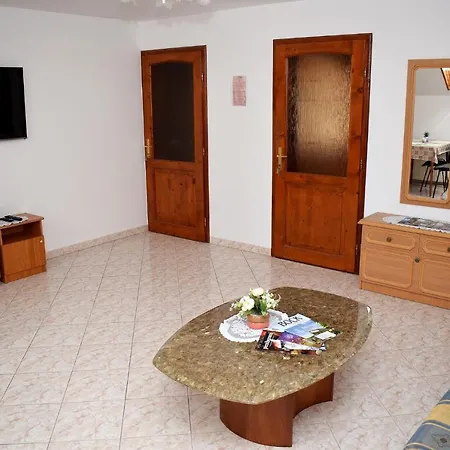 Nora Guest house