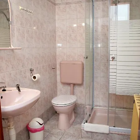 Nora Guest house