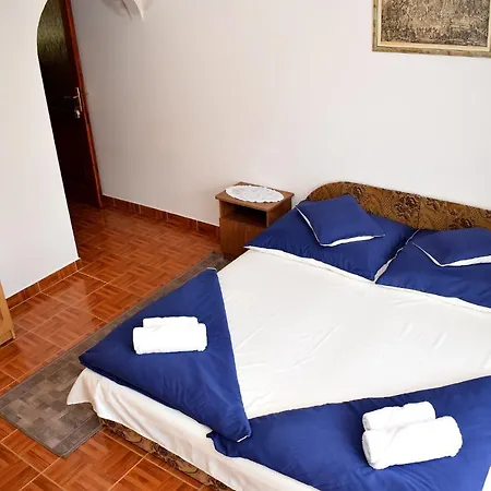 Nora Guest house