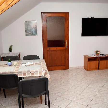 Nora Guest house