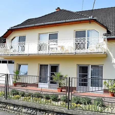 Nora Guest house